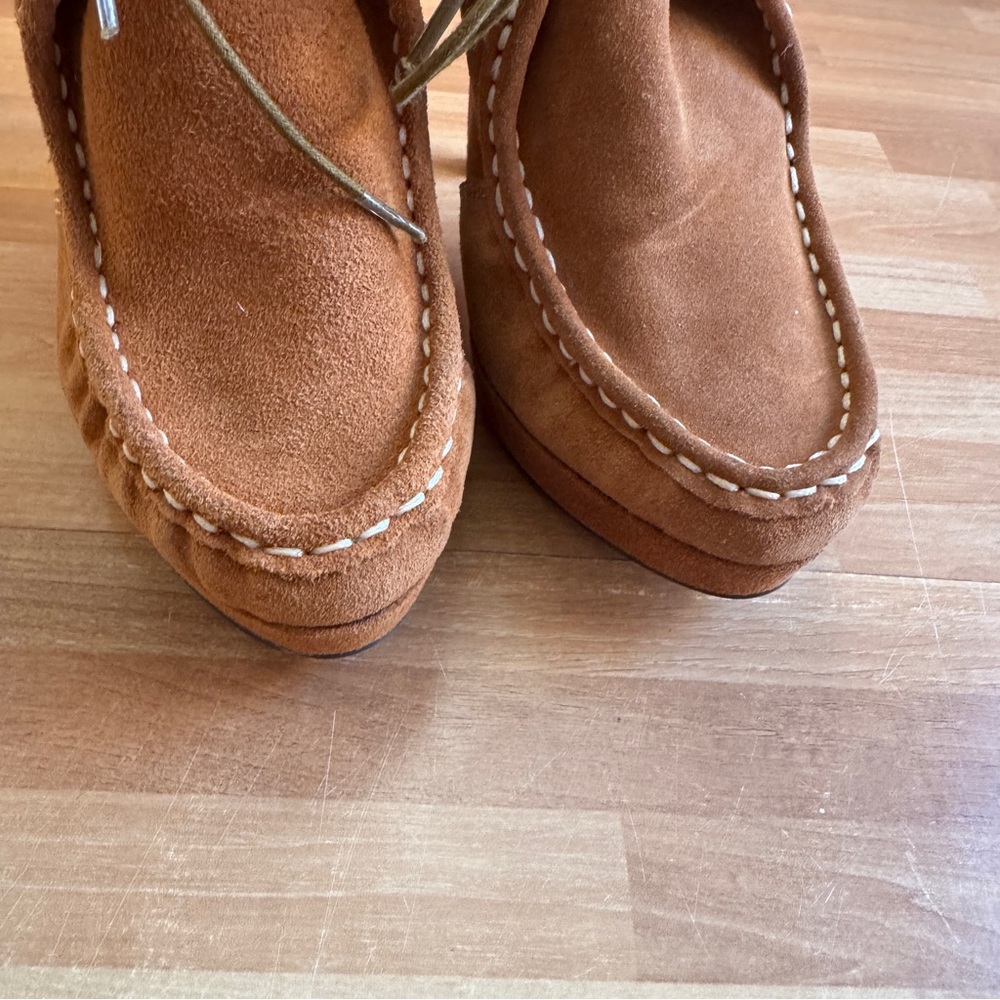 Charles by Charles David Suede Fringe Stiletto Heel Booties. Size 8 - Picture 3 of 12